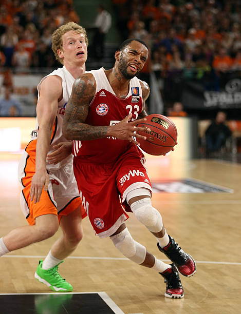 司职左后卫 司职左后卫